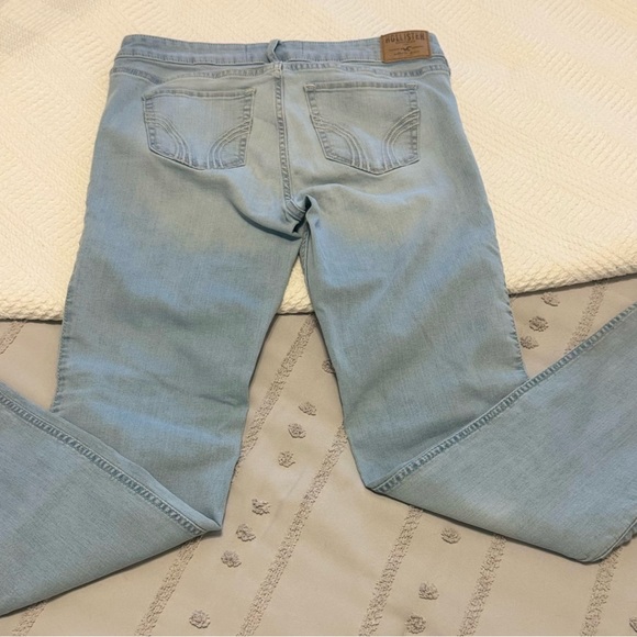 HOLLISTER WOMENS LIGHT BLUE SKINNY JEANS. - Picture 2 of 2